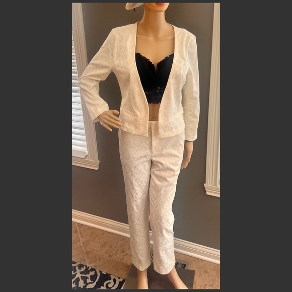 NWT Guess Womens Laney Ivory Pant Suit, Size Large/30 - Picture 2 of 6
